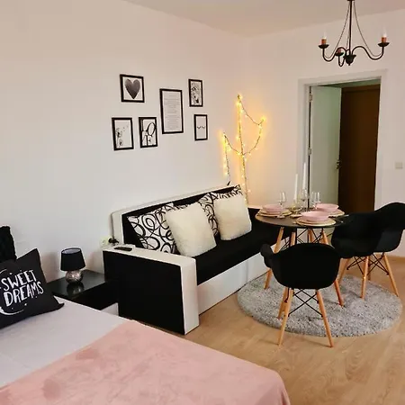 Апартамент Rose Studio