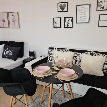 Апартамент Rose Studio